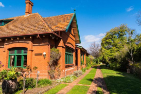 Отель Buxton Manor  Аделаида